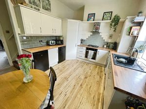 Kitchen- click for photo gallery